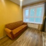 Квартира студия 25.56 м2 ЖК Весна в Казани - вид на диван у окна