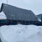 Дом в селе Песчаные Ковали - снег по крышу дома