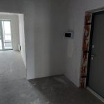 Двухкомнатная квартира в ЖК Привилегия - вид на входную дверь из квартиры