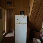 Двухэтажная дача Родник - холодильник на кухне
